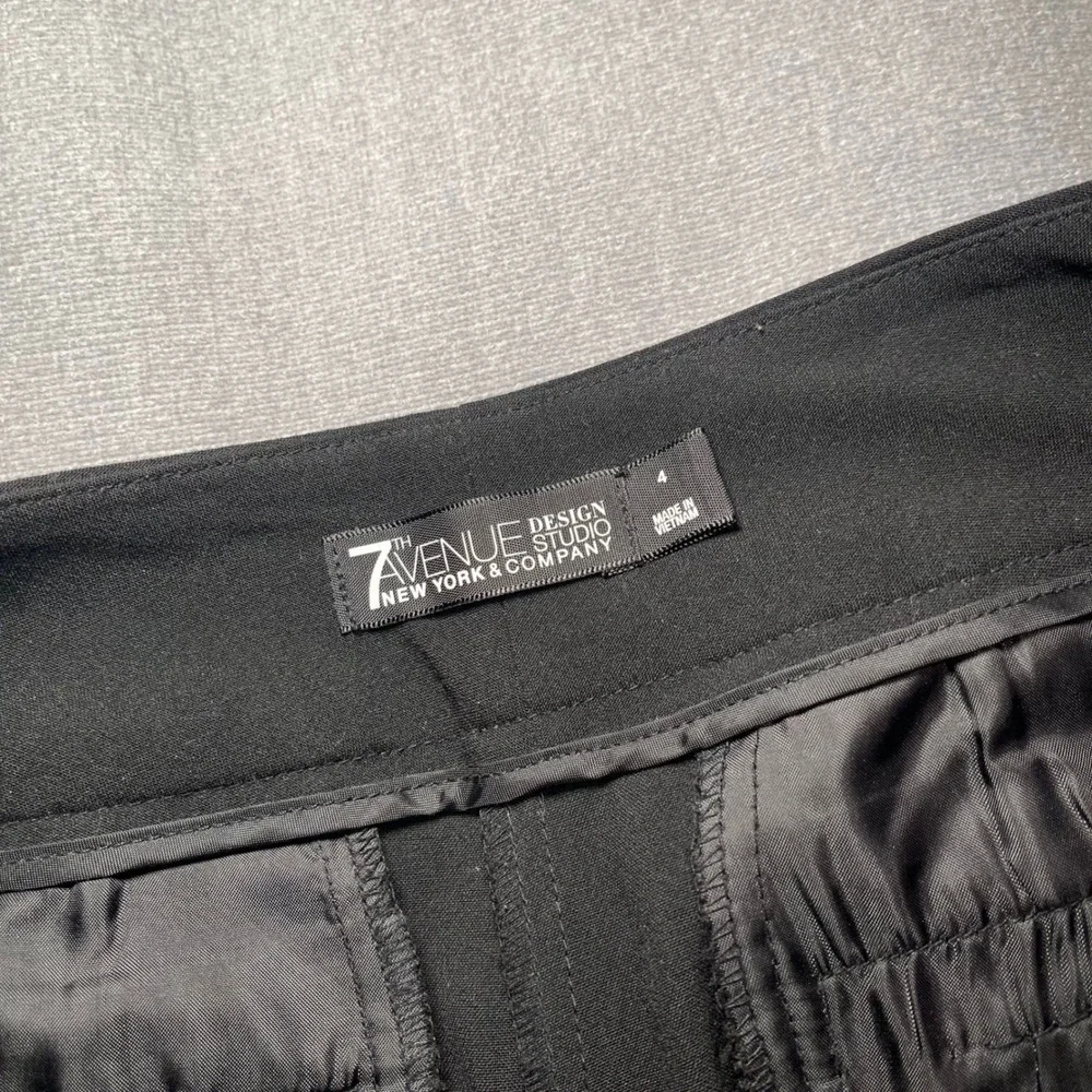 New York & Company 7th Avenue Design Studio Black Bootcut Dress Pants Size 4‎